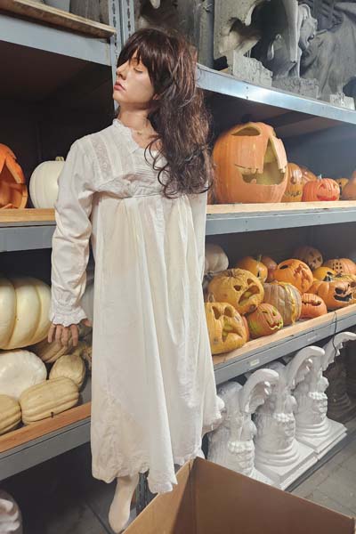 Sleeping woman or dead with broken neck