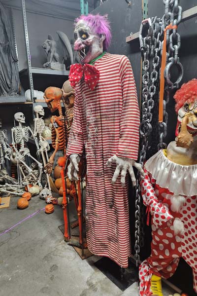 Creepy creature 7 foot