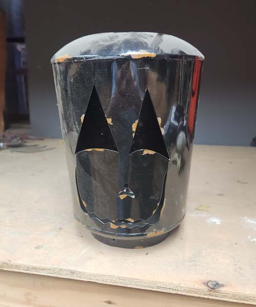 Metal jack-o-lantern