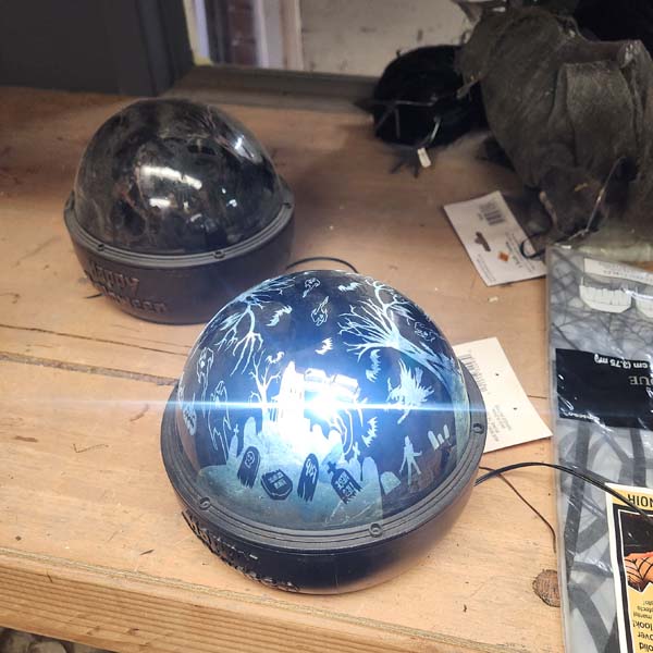 Electric ceiling light casting globe