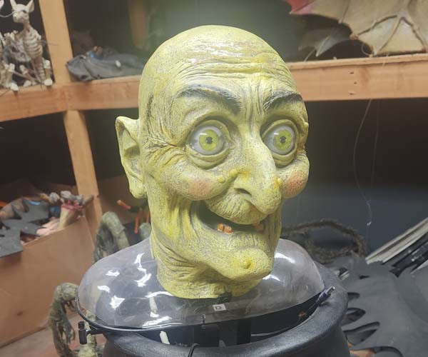 Creepy rubber face with motion