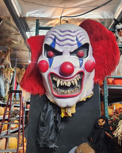 Giant Scary clown face