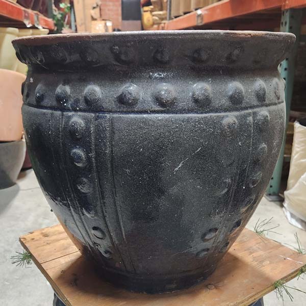 Glazed Black Fishbowl Rivet Pattern