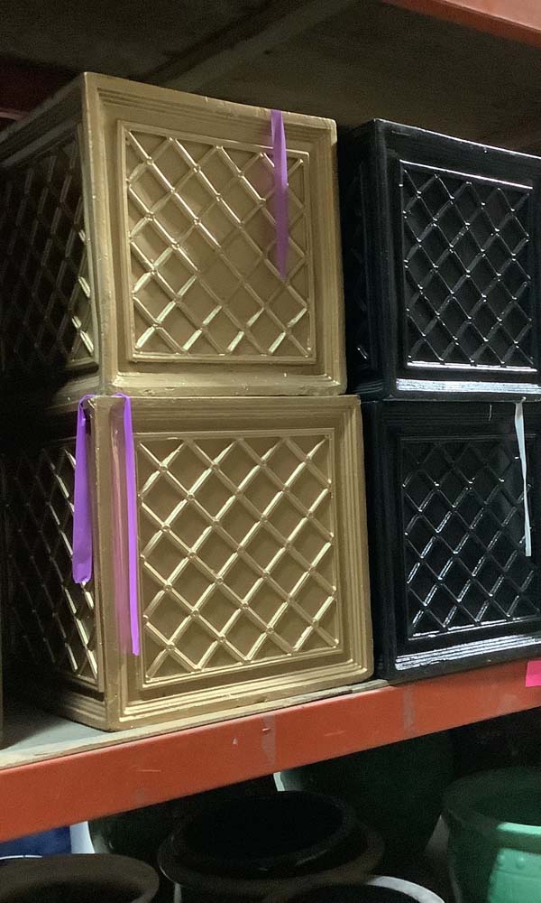 Diagonal Lattice Wood Planter Box 2' x 2' tal