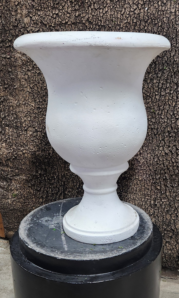 Smooth Urn 16w x 21h