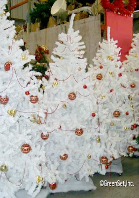 Christmas Tree: White decorated example