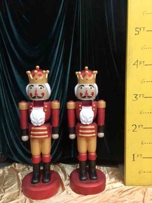 Nutcracker 4 ft. glitter